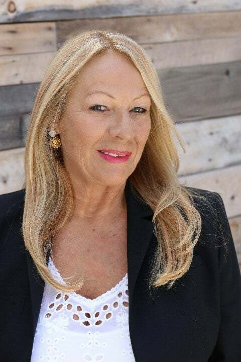 Diana Arvanitas, Real Estate Salesperson in San Clemente, Affiliated
