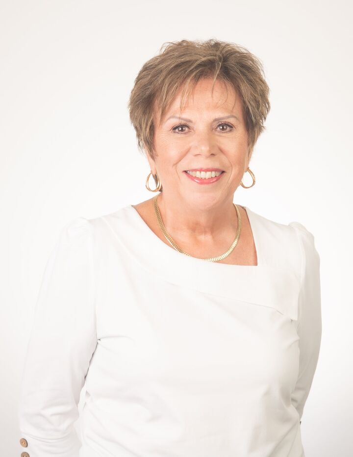 Rosemarie DiChiara,  in Woodbury, Realty Connect