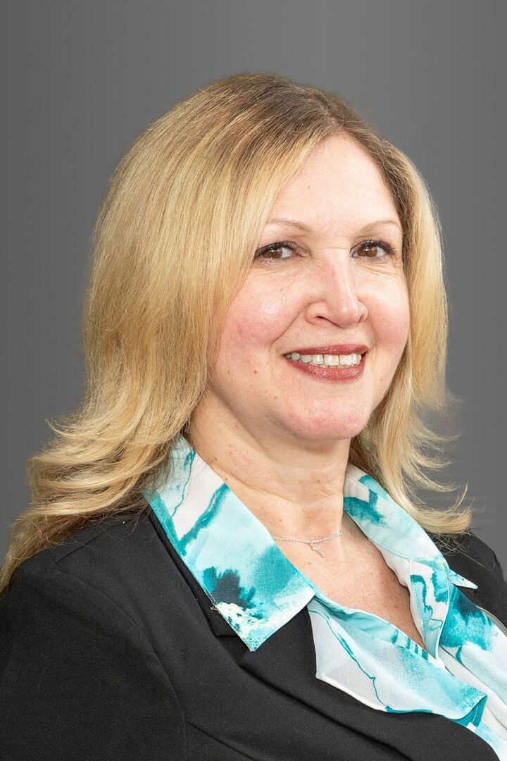 Evette Ruiz, Real Estate Salesperson in Philadelphia, Advantage Gold