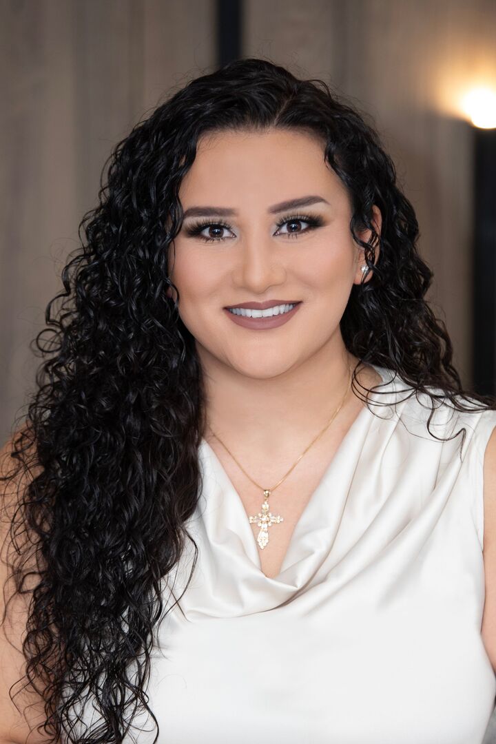 Kristina Avalos, Sales Associate in Glendale, Hallmark Realty