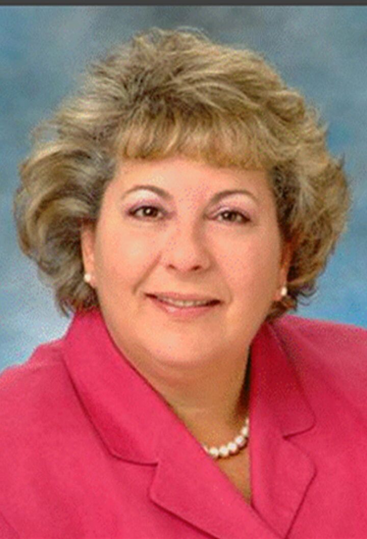 Marilyn Castillo Potts, Associate Real Estate Broker in Miami, World Connection