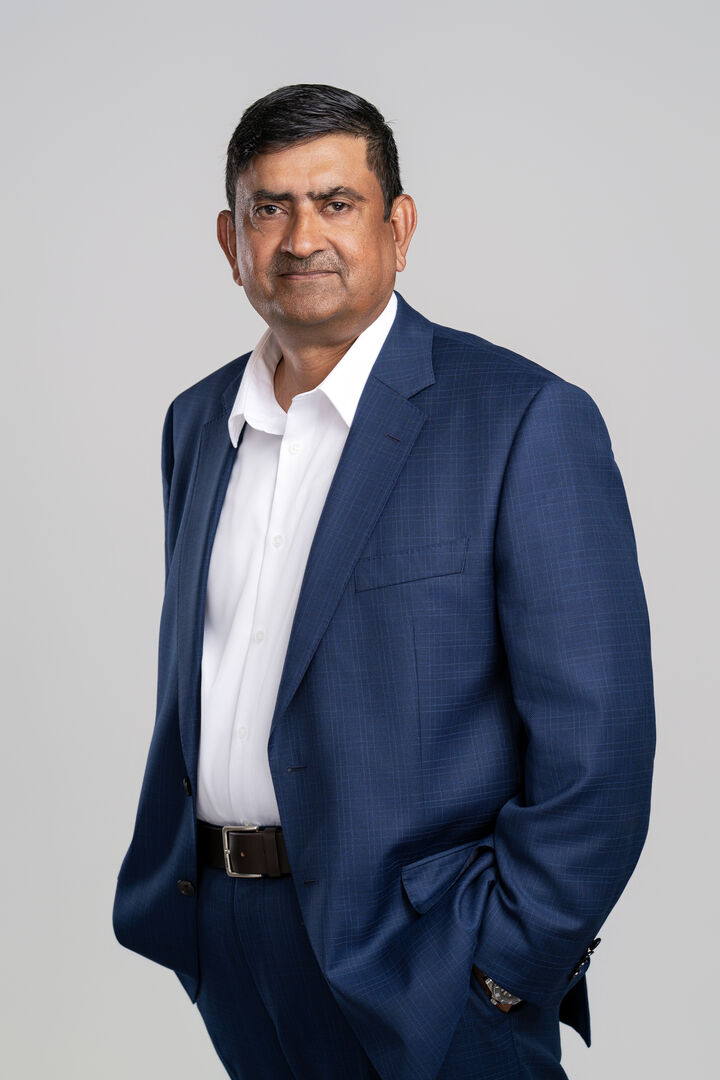 Waheed Ahmed, Broker in Vaughan, Coldwell Banker The Real Estate Centre, Brokerage