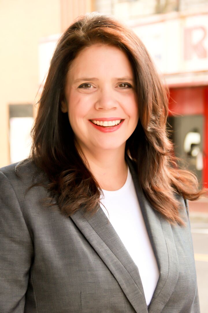 Yolanda Armour, Real Estate Salesperson in Clarksville, Platinum Properties