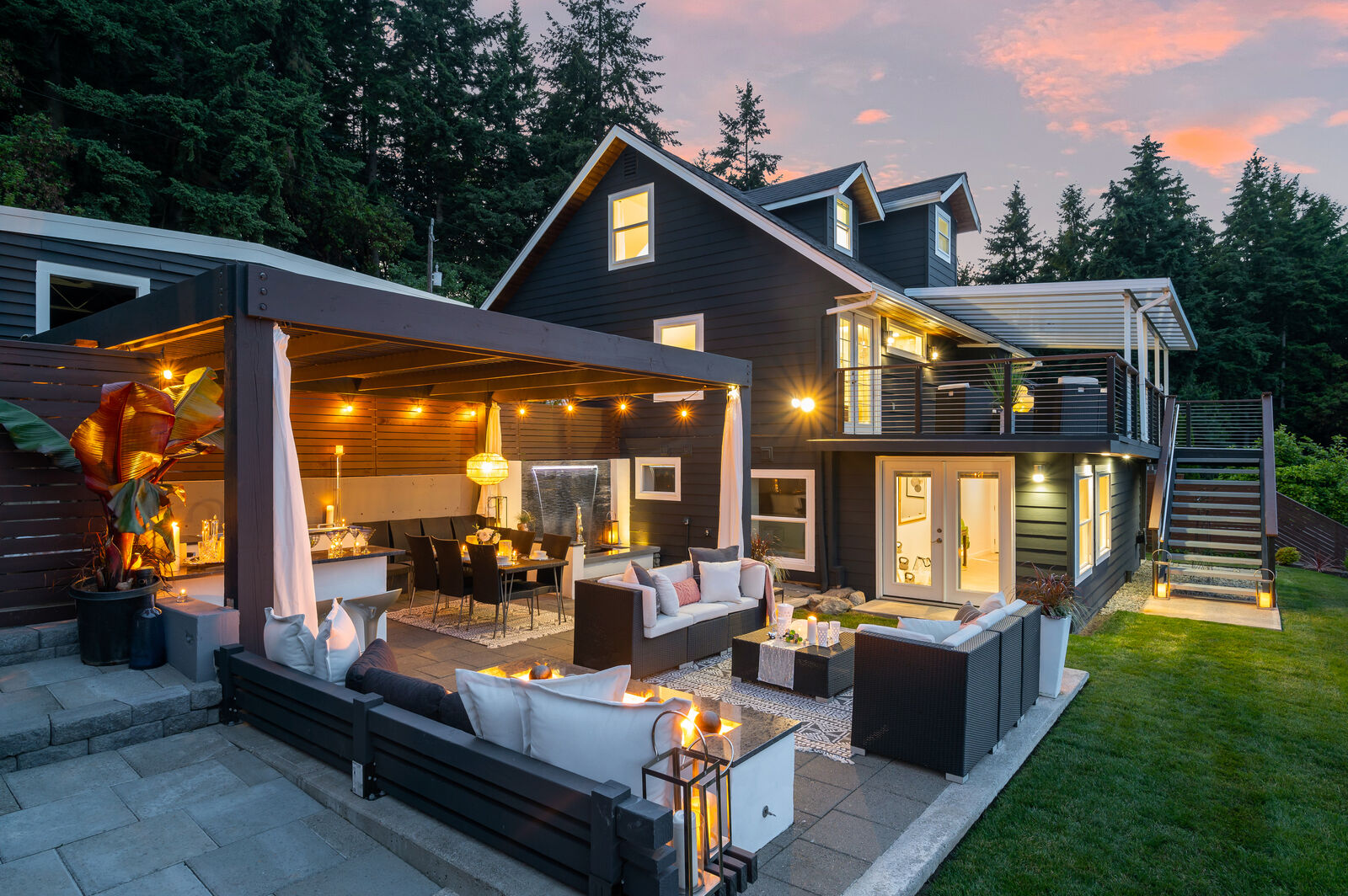 Property Photo:  9014 4th Avenue SW  WA 98106 