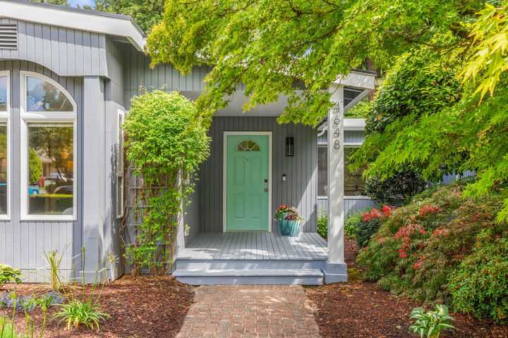 Property Photo: 4648 89th Avenue SE WA 98040