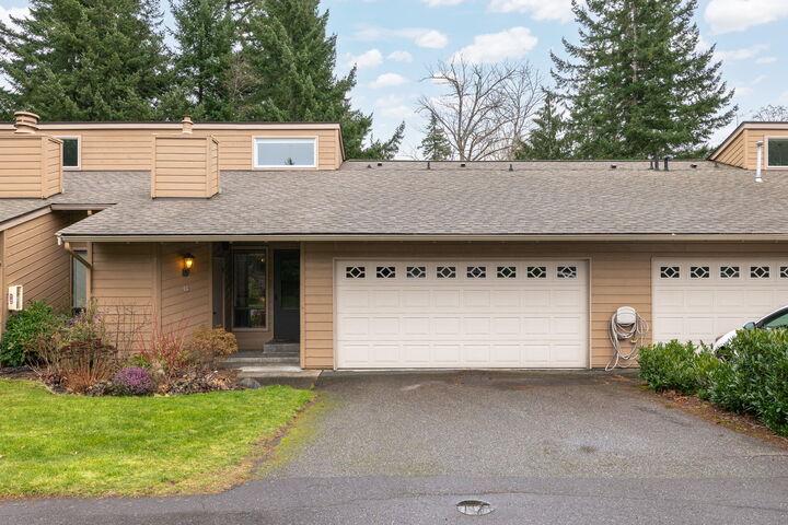 Property Photo:  2400  Princeton Court 6  WA 98229 