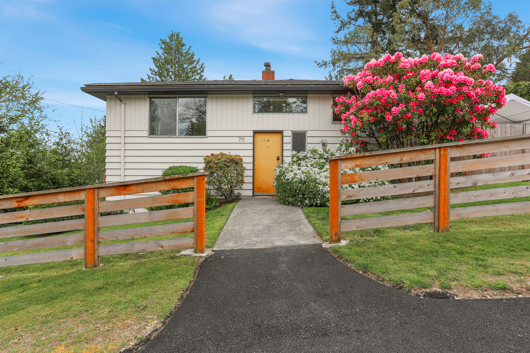 Property Photo: 711 N 122nd Street WA 98133