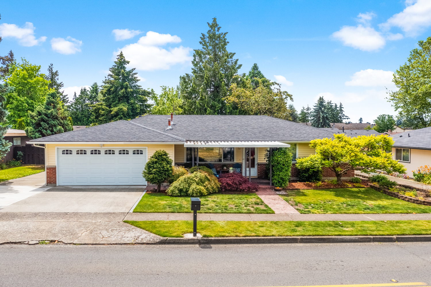 Property Photo: 10621 SE 236th Place WA 98031