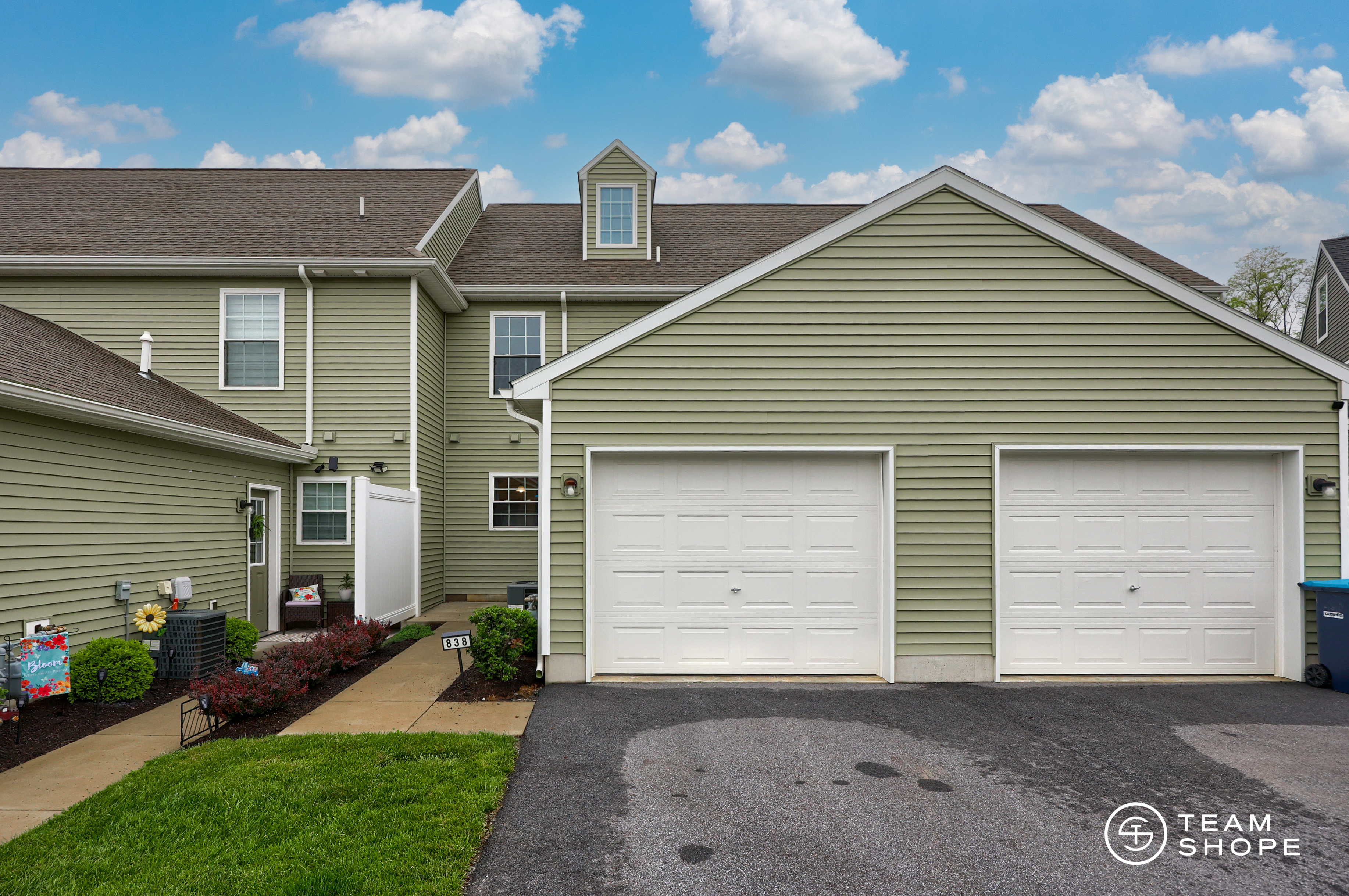 Property Photo: 838 Byler Circle PA 17042