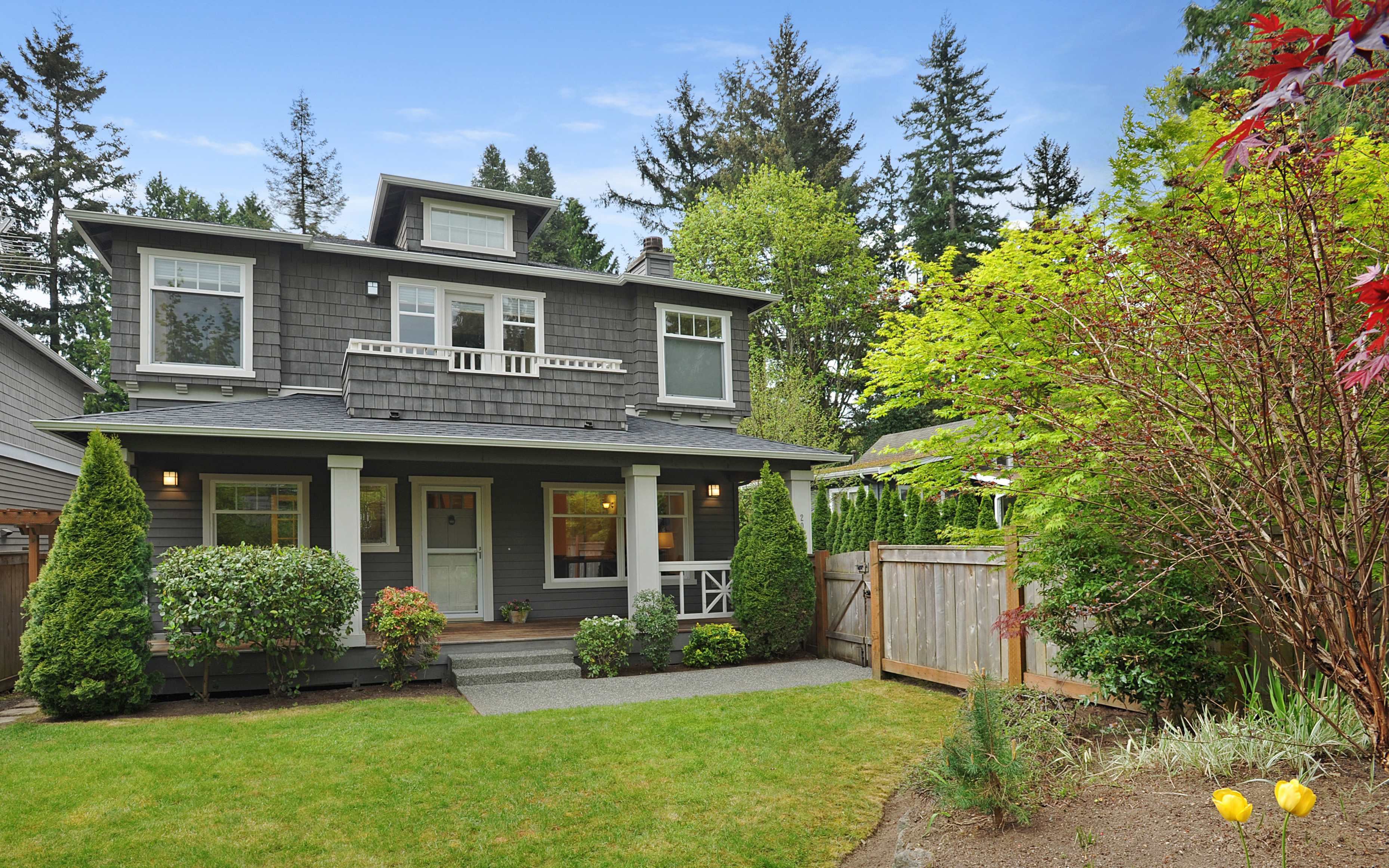 Property Photo:  2076 Market St  WA 98033 