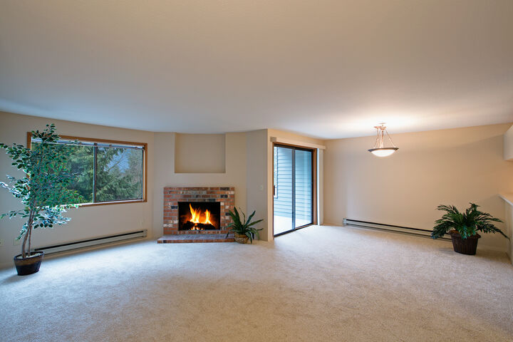 Property Photo: Living room 11632 NE 70th Place A WA 98033