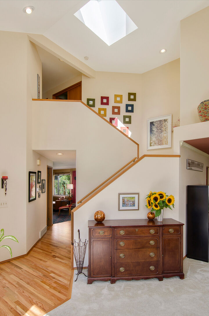 Property Photo: Foyer 23410 NE 25th Wy  WA 98074 