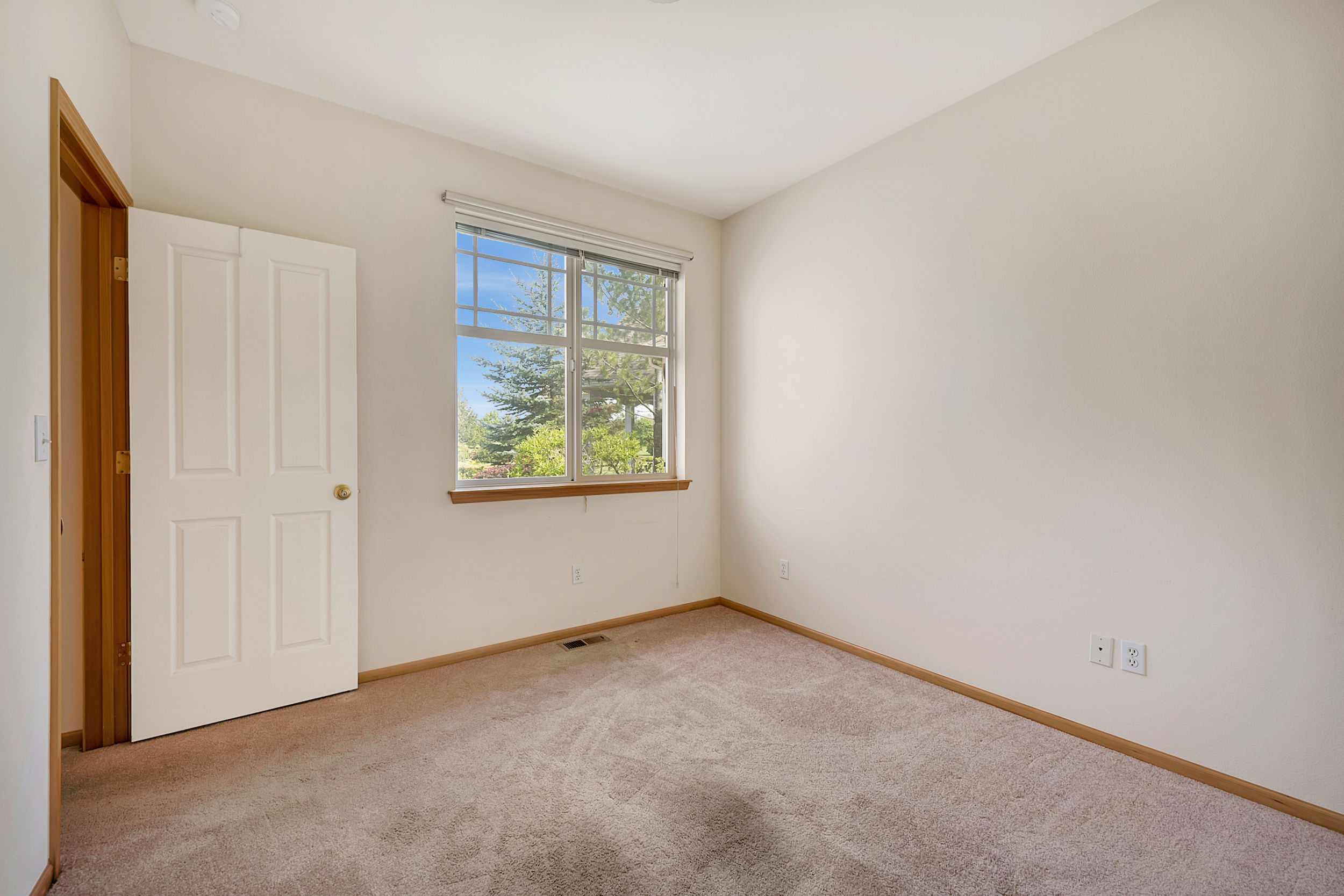 Property Photo: Interior 127 E Homestead Blvd  WA 98264 