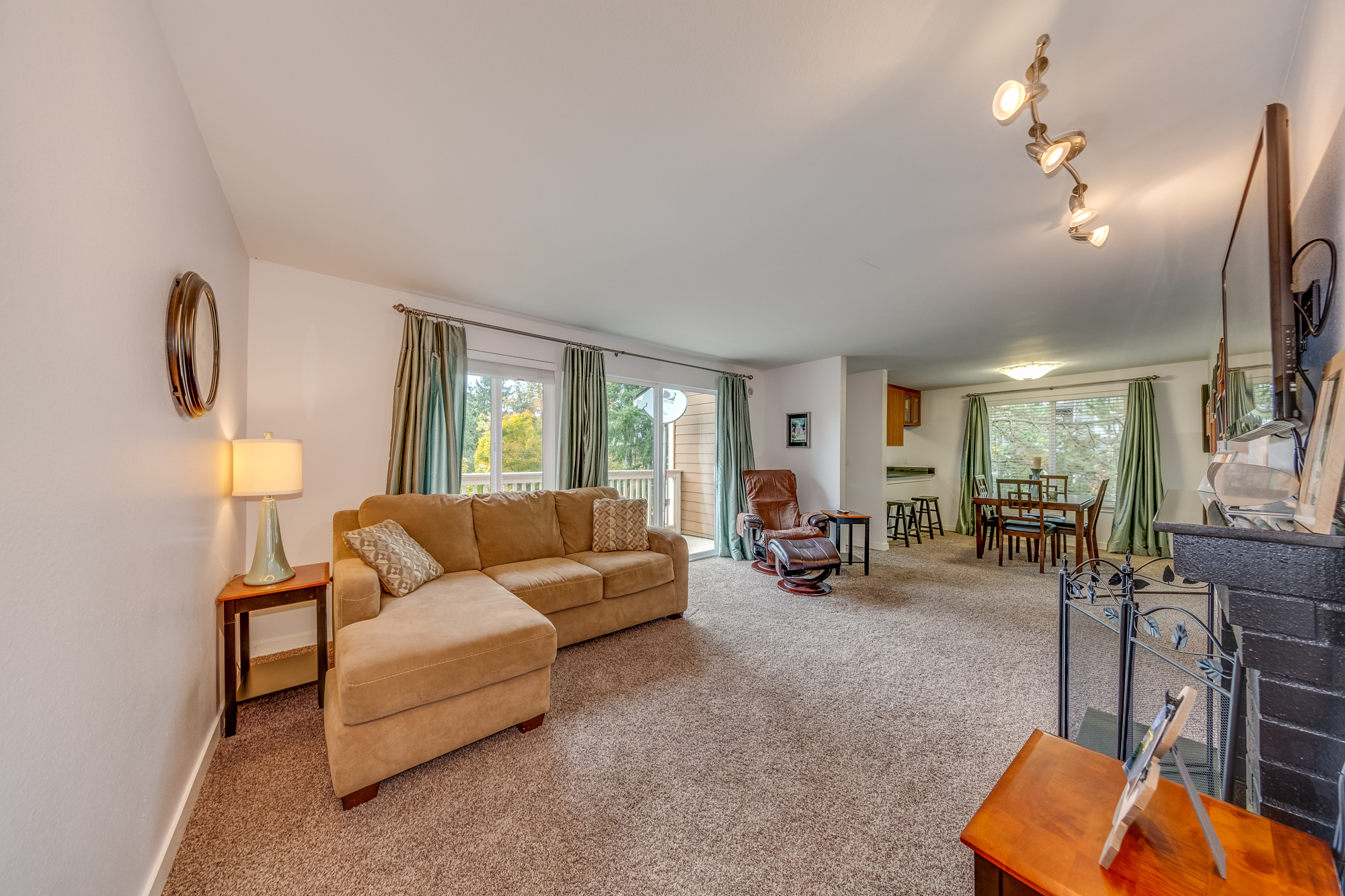 Property Photo: 14221 NE 181st Place P304 WA 98072