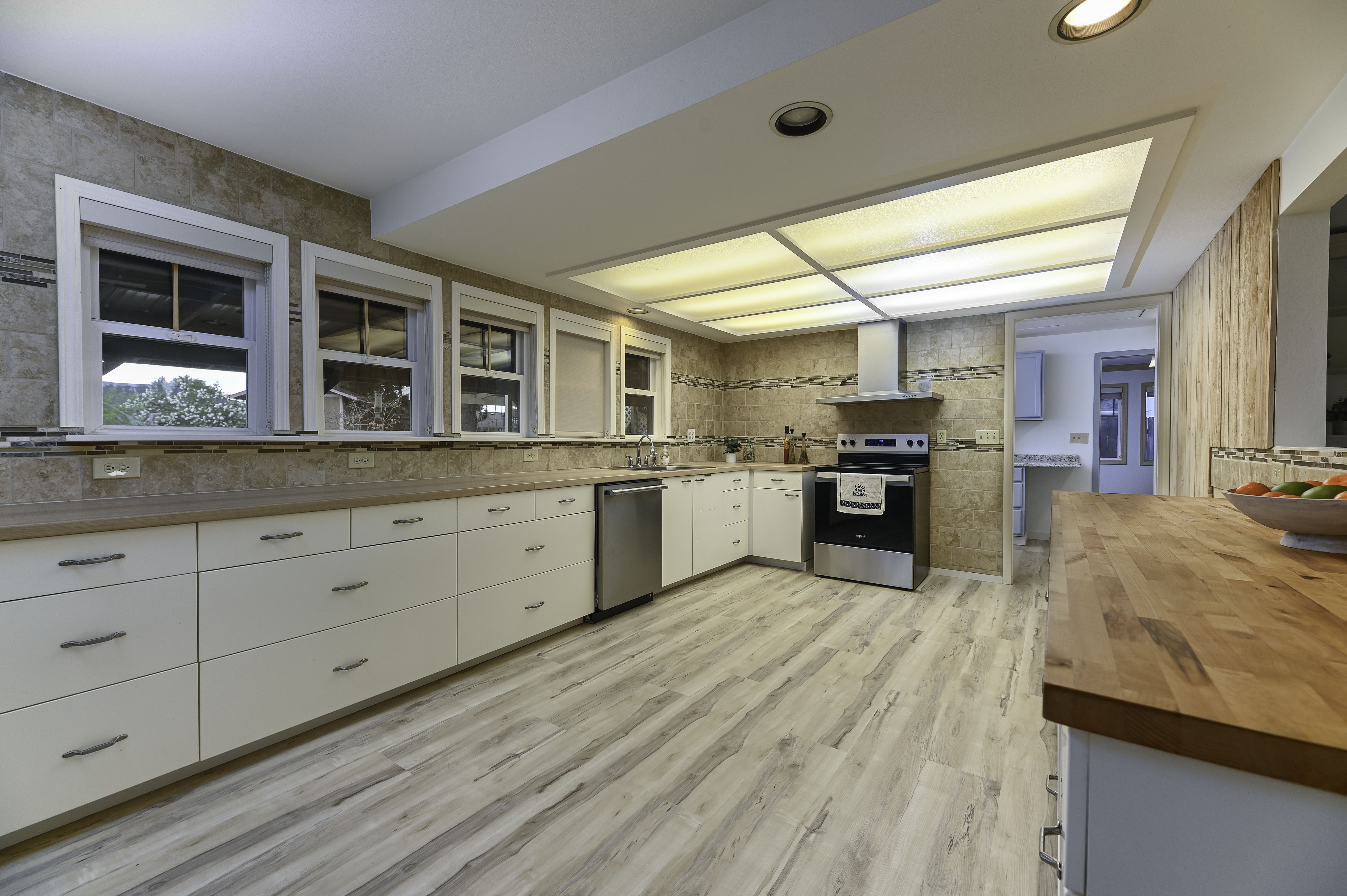 Property Photo: Welcome Home 9026 60th Drive NE WA 98270