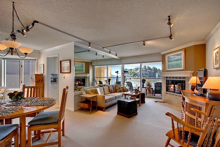 Property Photo: Living room 6321 Seaview Ave NW 13  WA 98107 
