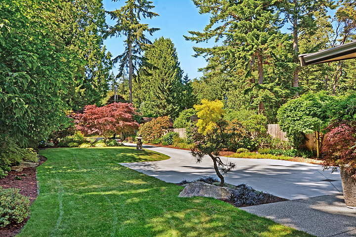 Property Photo: Manitou park 10628 W Manitou Park Blvd WA 98110