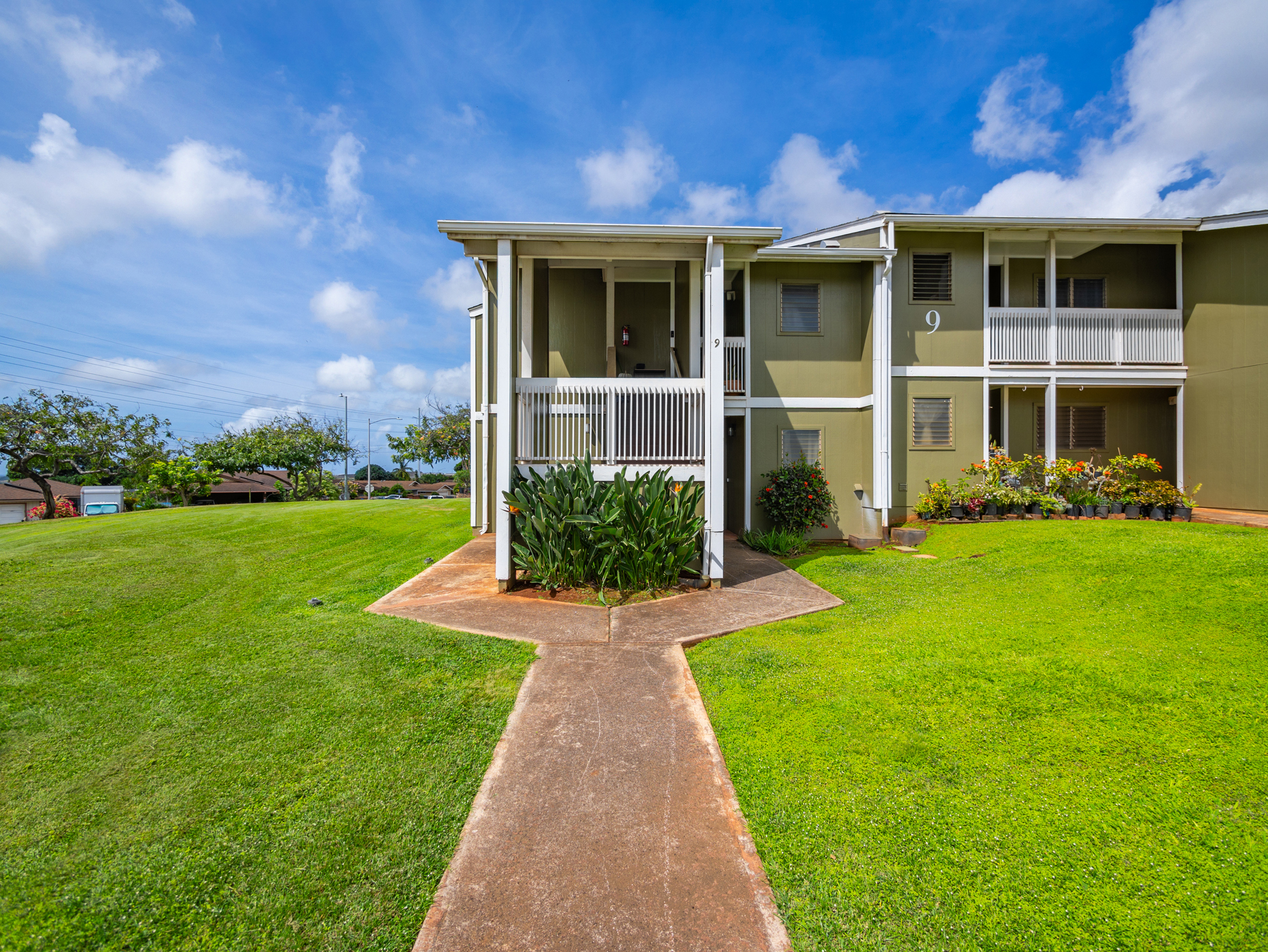 Property Photo:  94-615 Kahakea Street 9G  HI 96797 