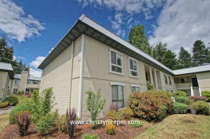 Property Photo:  1625 103rd Place NE M3  WA 98004 