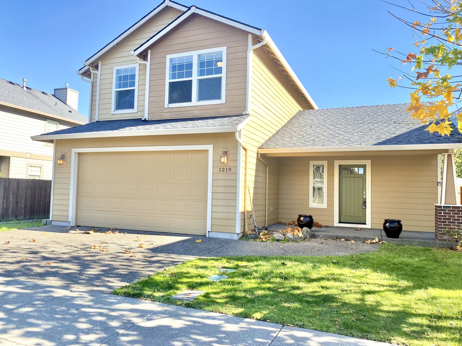 Property Photo:  1219 Island Way  WA 98639 