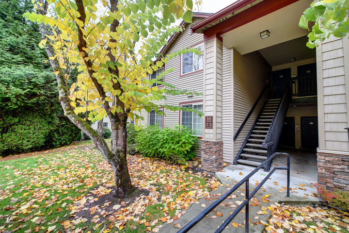 25025 SE Klahanie Blvd H101  Issaquah WA 98029 photo