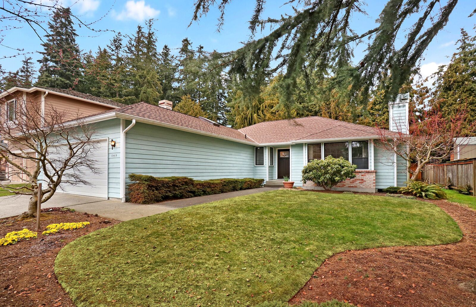 Property Photo:  15419 52nd Place W  WA 98026 