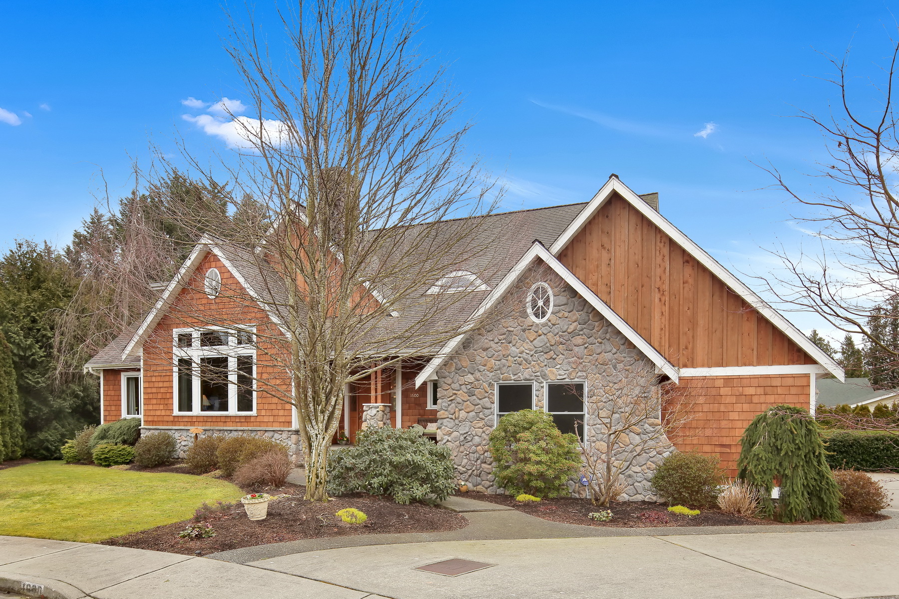Property Photo: Exterior Photos 1600 S Tara Ct WA 98264