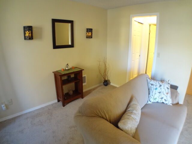 Property Photo: Living room 6448 138th Avenue NE 475  WA 98052 