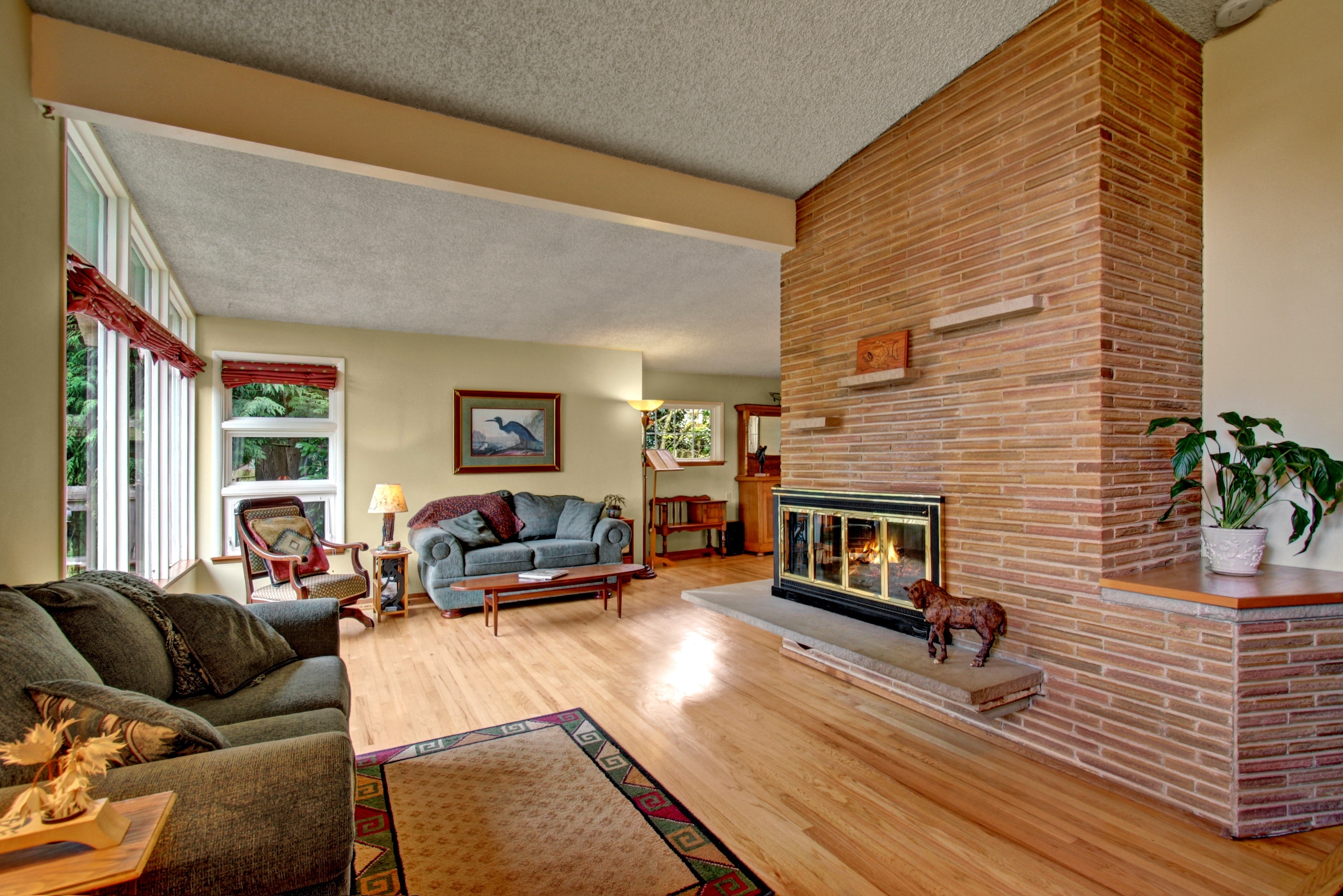 Property Photo: Dining room/family room 17073 Hamlin Rd NE  WA 98155 