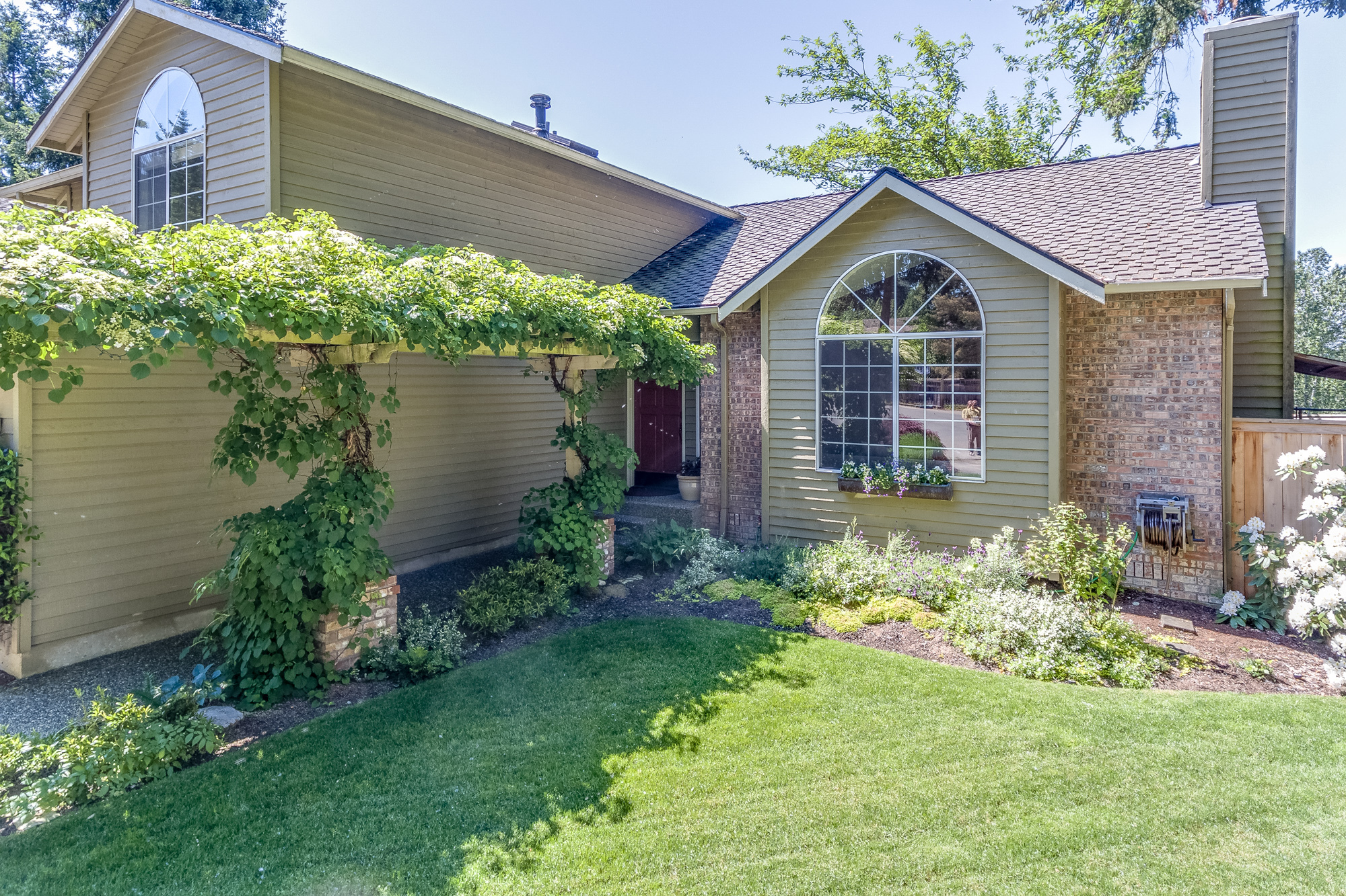 Property Photo: 11405 NE 111th Place WA 98033