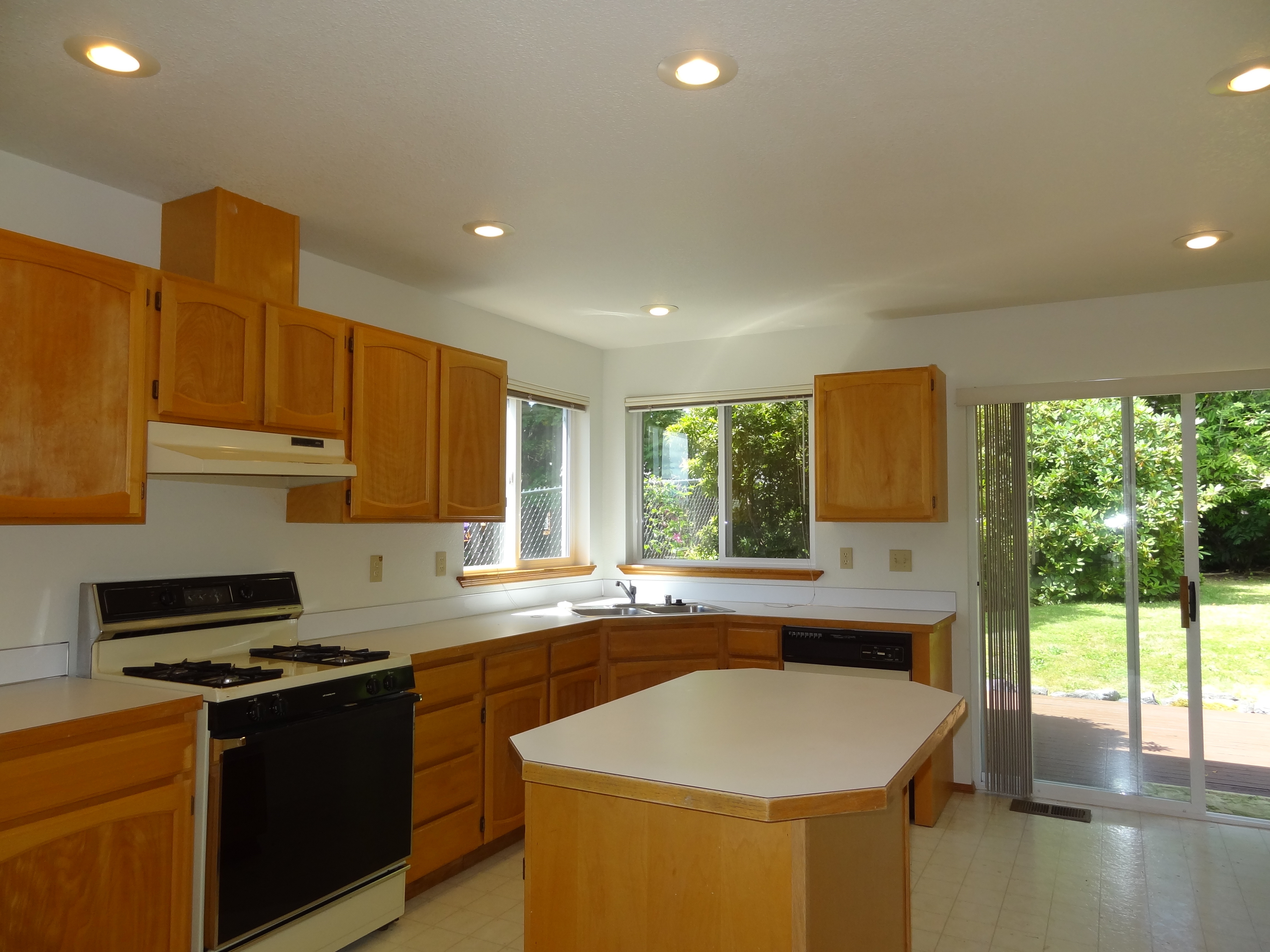 Property Photo: Kitchen 3709 Lahti Ct  WA 98226 