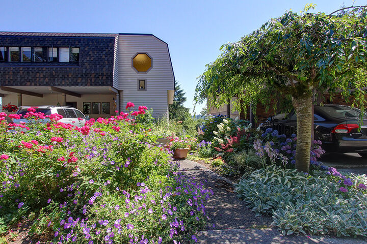 5228 21st Avenue NE 3  Seattle WA 98105 photo