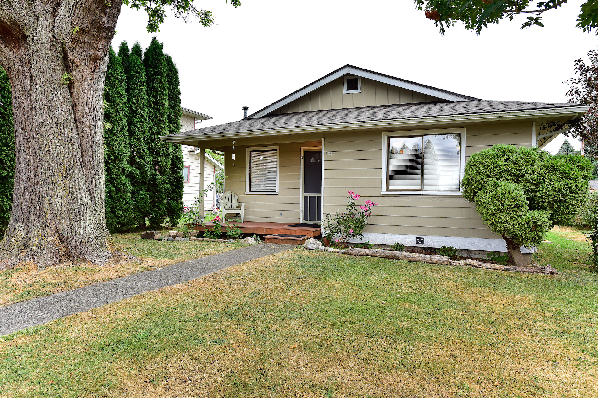 1047 Harrison Ave  Blaine WA 98230 photo