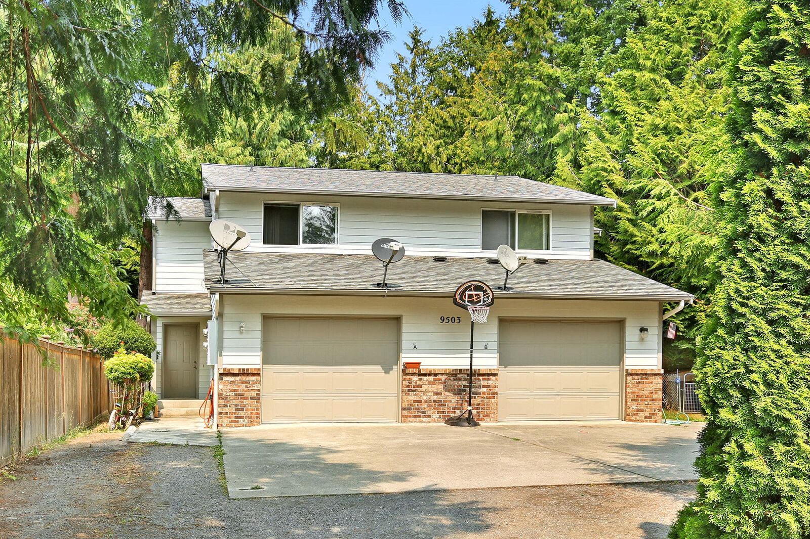 Property Photo:  9503 15th St SE  WA 98258 