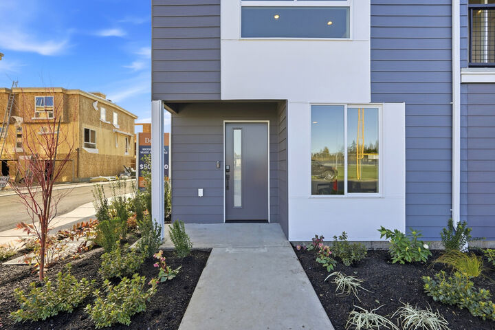 Property Photo:  222  124th Street SW H3  WA 98204 