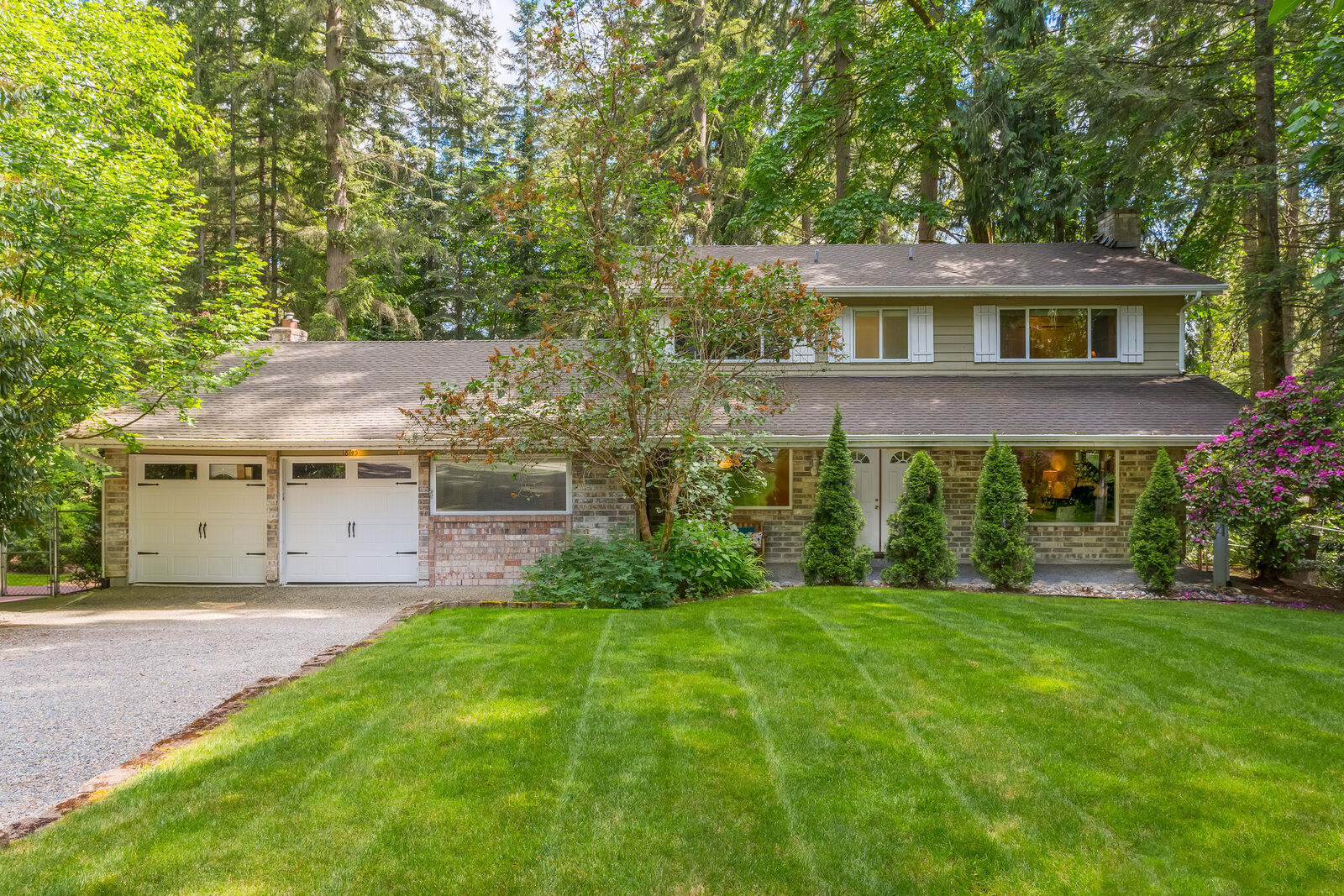 House for sale in Woodinville 18145 NE 185th St, Woodinville, WA 98077