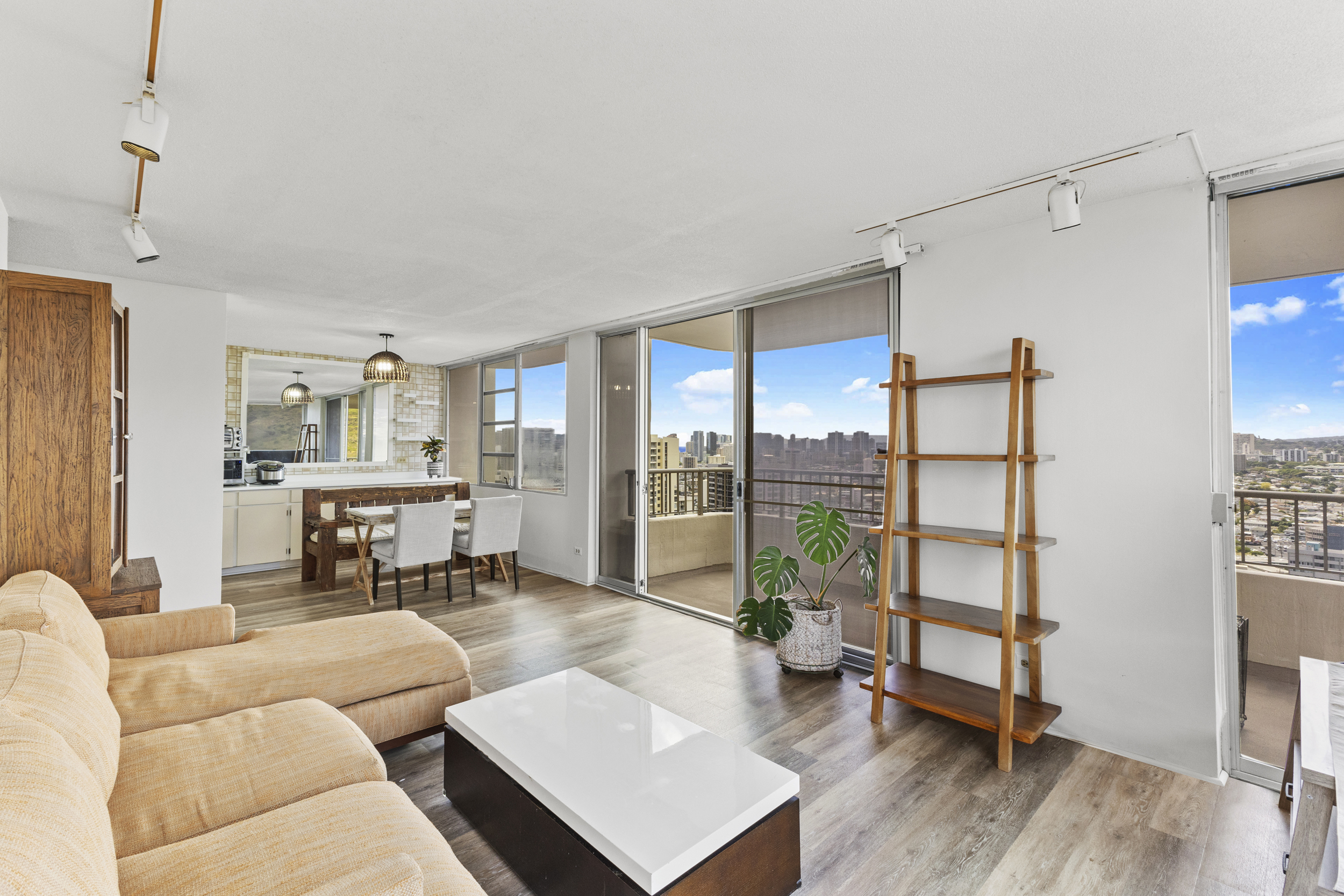 2825 S King Street 2504  Honolulu HI 96826 photo