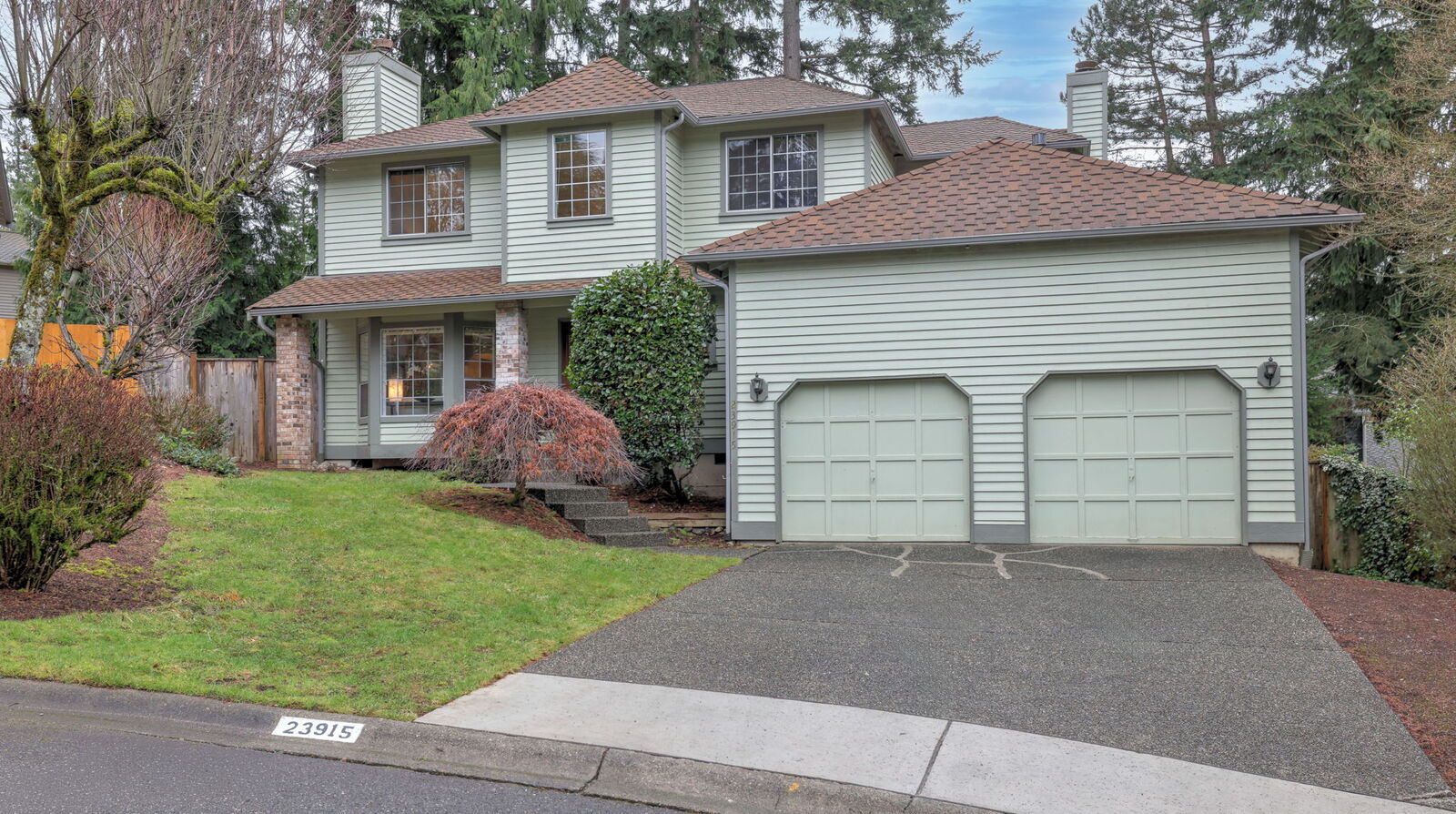 Property Photo:  23915 SE 42nd Court  WA 98029 