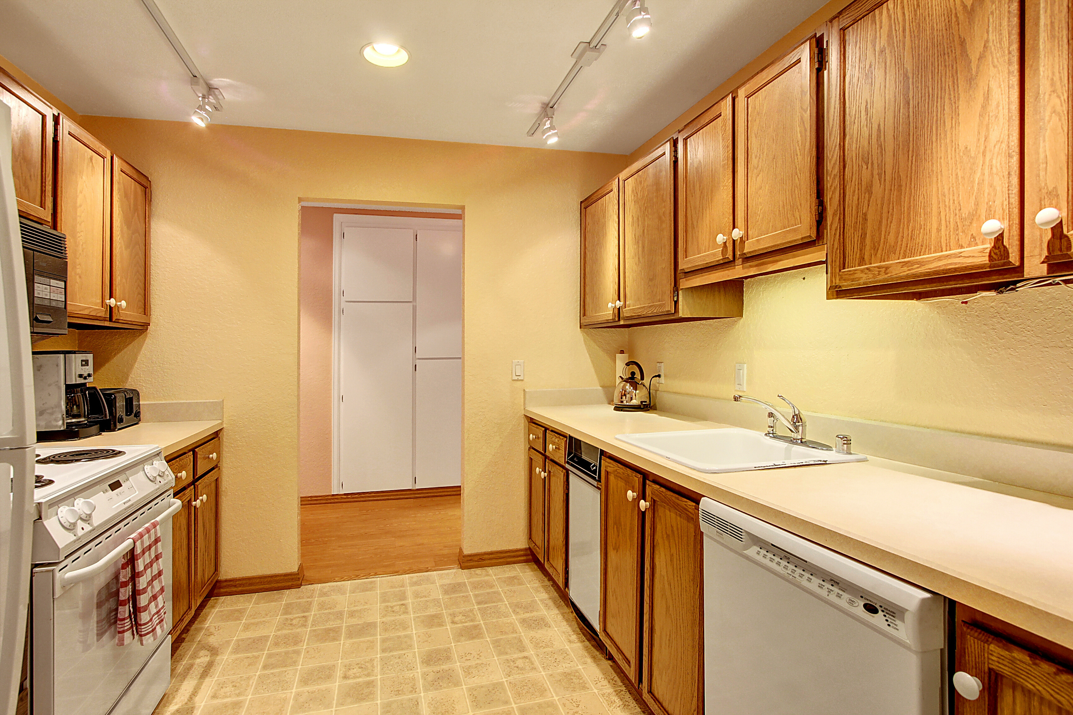 Property Photo: Kitchen 18606 52nd Ave W 222  WA 98037 