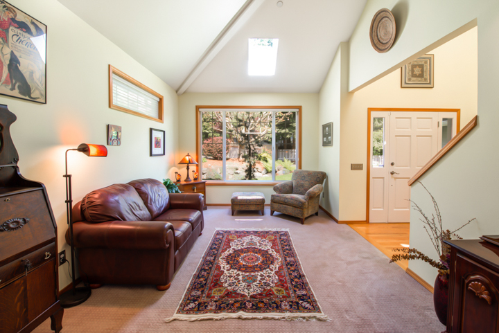 Property Photo: Living room 6039 NE 201st Lane  WA 98028 