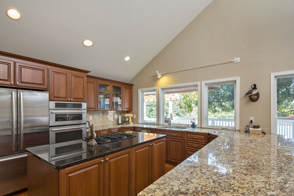 Property Photo: Kitchen 6112 76th Dr SE  WA 98290 