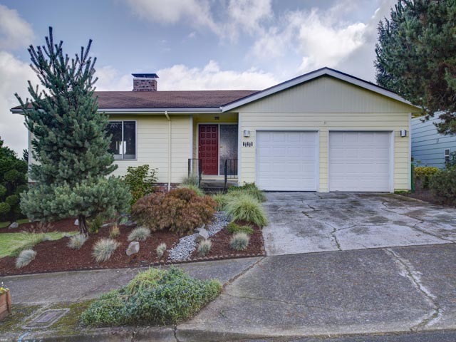 Property Photo: 3218 NE 141st Ave OR 97230