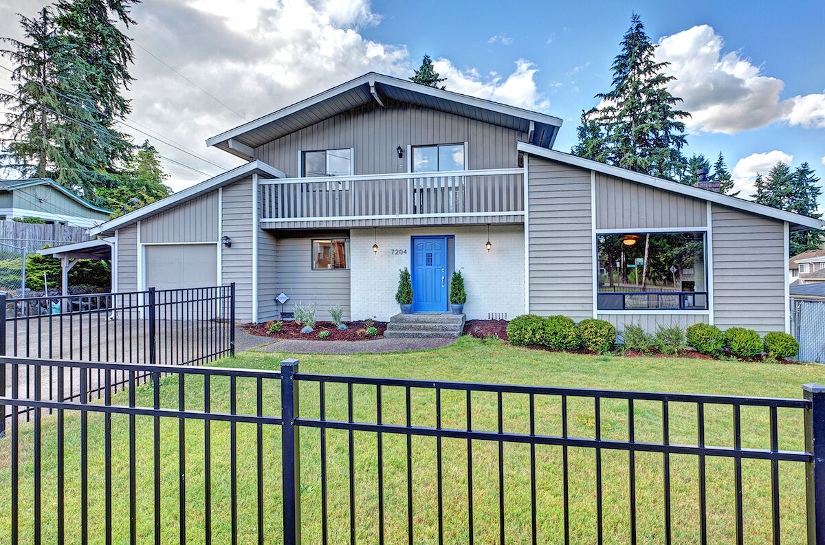 Property Photo: 7204 NE 185th St WA 98028