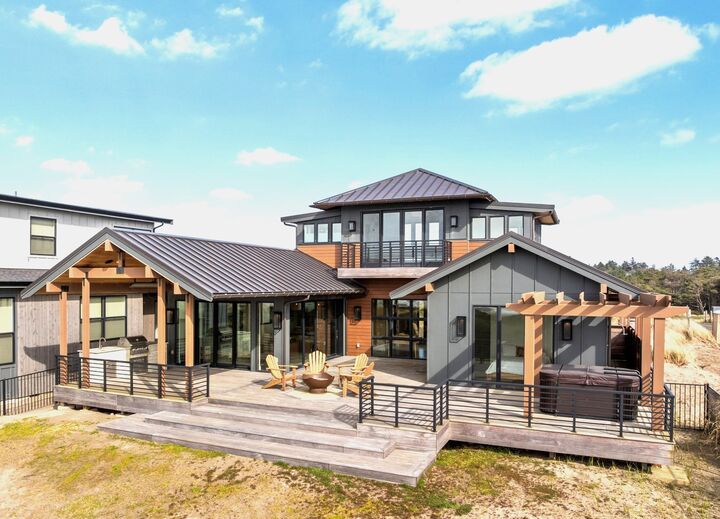 Property Photo:  911  Dune Crest  WA 98595 