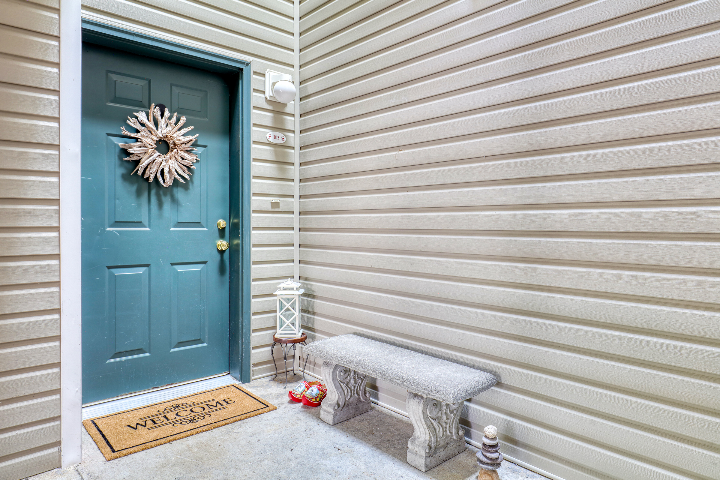 Property Photo: Entry 2001 120th Place SE 7-103 WA 98208