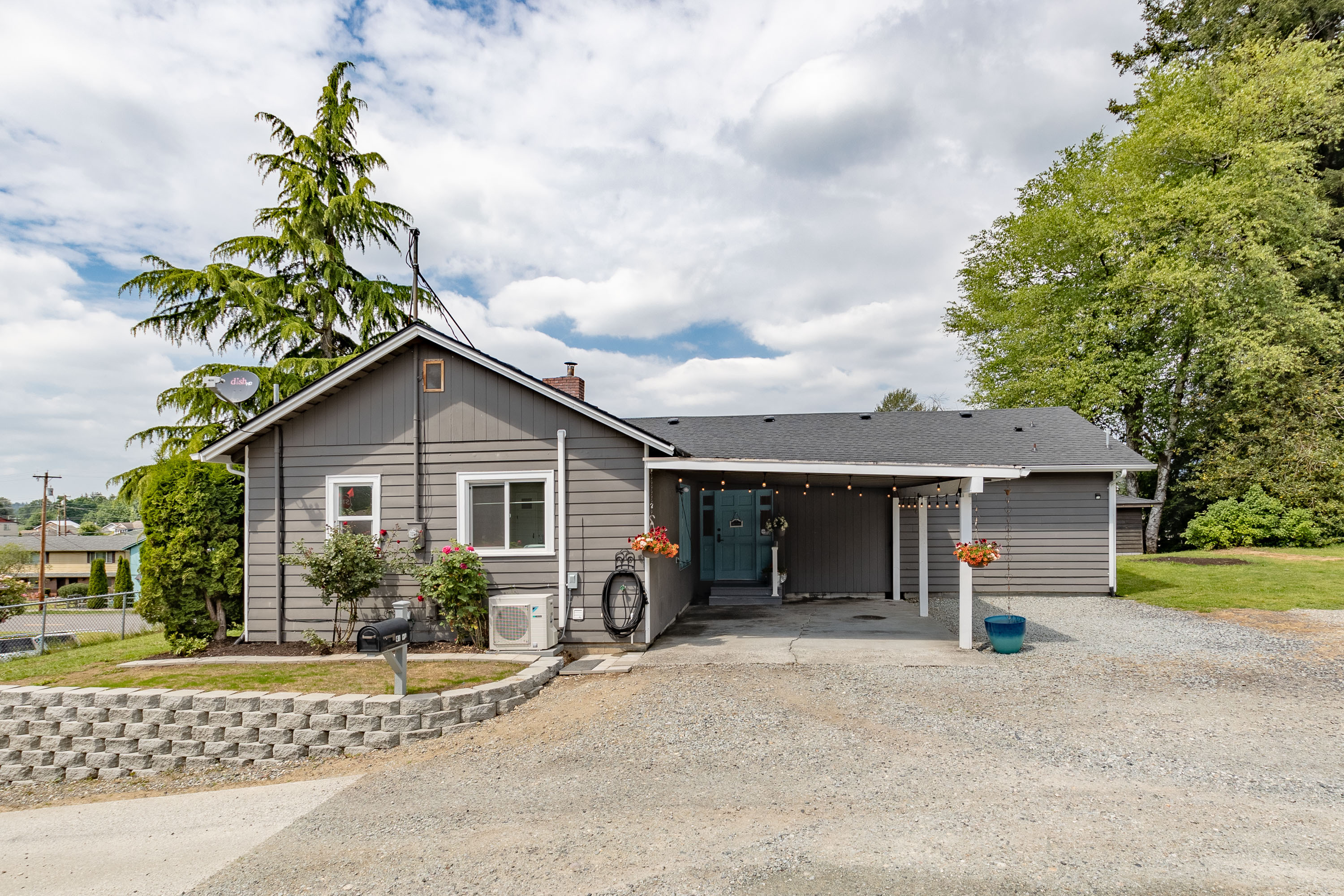 Property Photo:  414 E Gilman Ave  WA 98223 