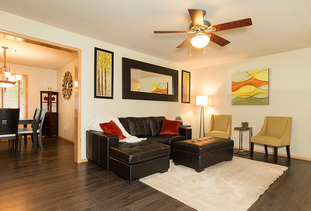 Property Photo: Living room 17546 SE 135th St  WA 98059 