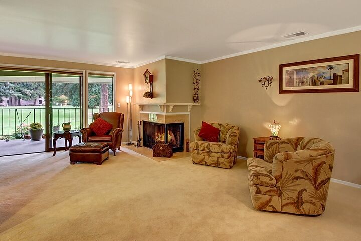 Property Photo: Great room 16929 Inglewood Rd NE C104 WA 98028