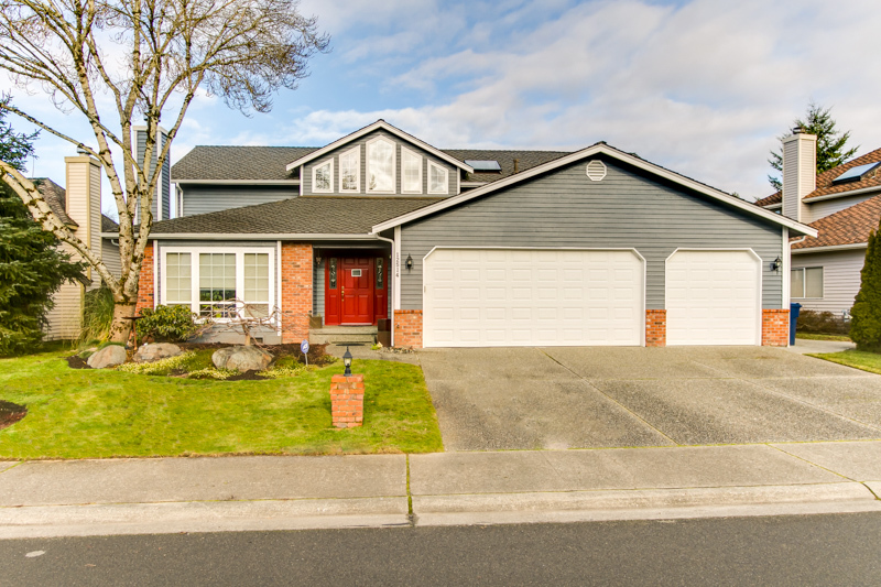 Property Photo:  12514 NE 162nd St  WA 98072 