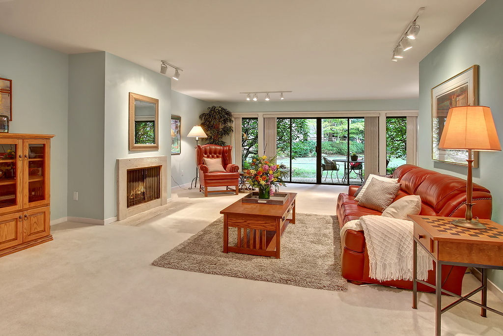 Property Photo: Living room/dining room 1526 NE 140th St D  WA 98125 